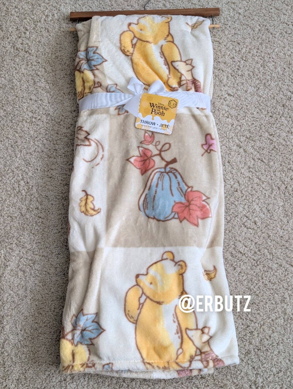 Disney Winnie the Pooh Retro Design Fall Print Oversized Plush Throw Blanket 🍂